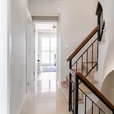 Villa With Garden In Urla, Torasan