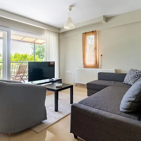 With Garden In Urla, Torasan Urla