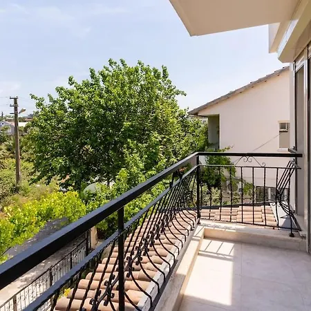 With Garden In Urla, Torasan * Urla