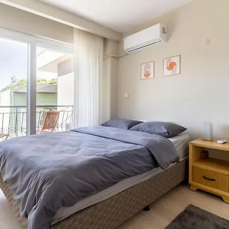 Villa With Garden In Urla, Torasan