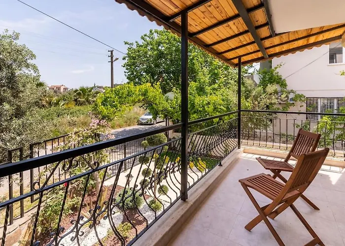 With Garden In Urla, Torasan * Urla