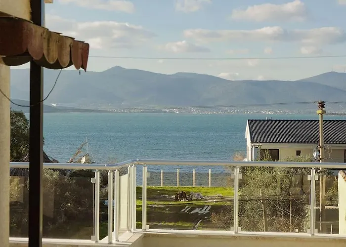 With Garden In Urla, Torasan Villa *