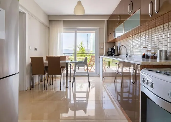 Villa With Garden In Urla, Torasan