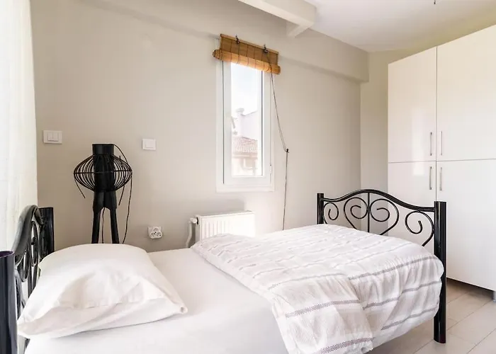 With Garden In Urla, Torasan * Urla