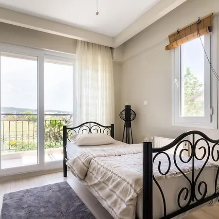 With Garden In Urla, Torasan * Urla