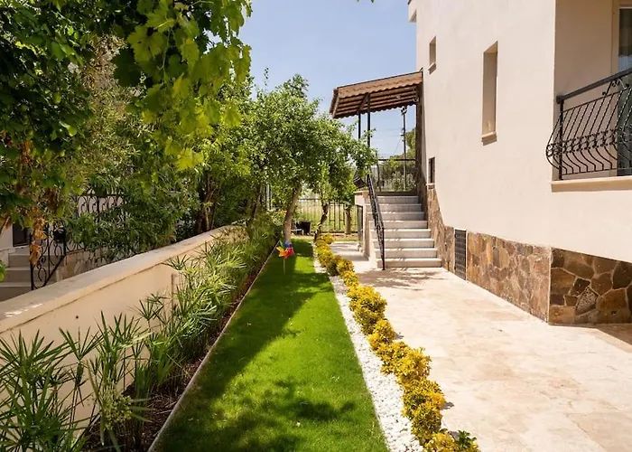 Vilă With Garden In Urla, Torasan *