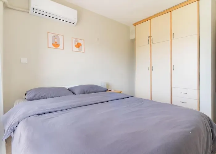 With Garden In Urla, Torasan