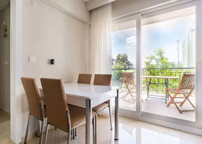 Vilă With Garden In Urla, Torasan *