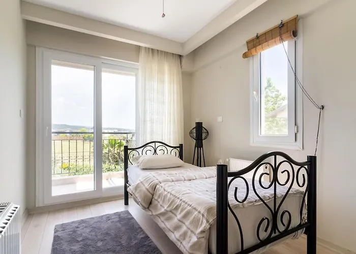 With Garden In Urla, Torasan * Urla